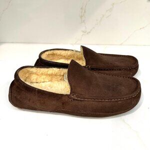 Men's UGG Ascot Slippers, brown suede, size 11
